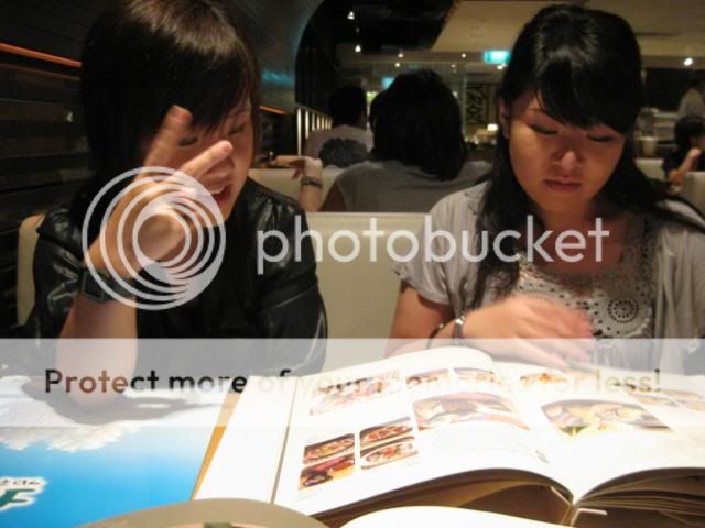 http://i436.photobucket.com/albums/qq88/khloe3074k/Picture056.jpg?t=1230448469