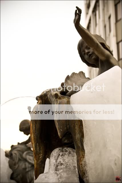 �lgin� Heykel Resimleri